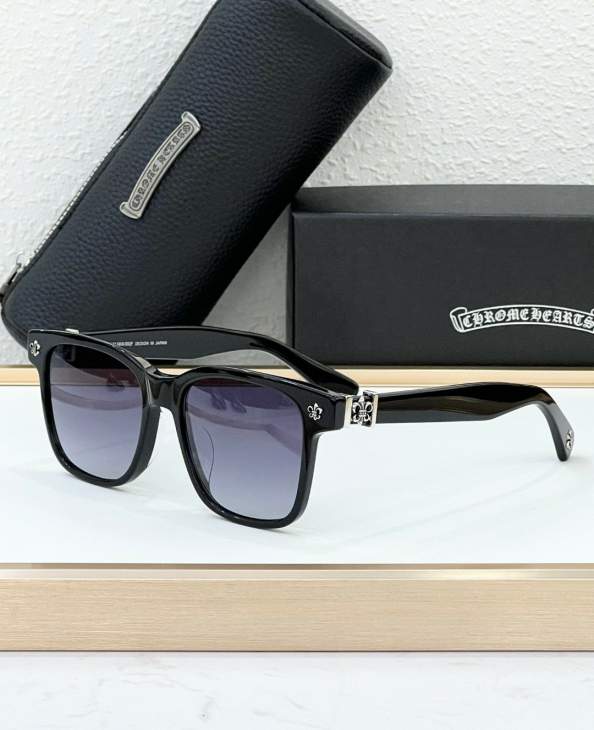 Picture of Chrome Hearts Sunglasses _SKUfw68374090fw